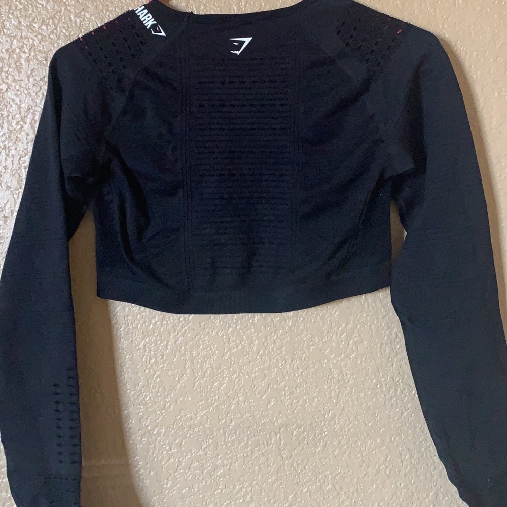 Size med Gymshark Crop top long sleeve Black